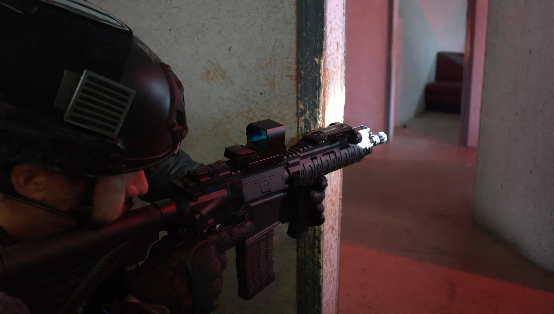 LPVO sight picture showing obstruction from standard weapon light